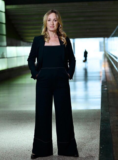 ISABEL HINDERSIN _aDm