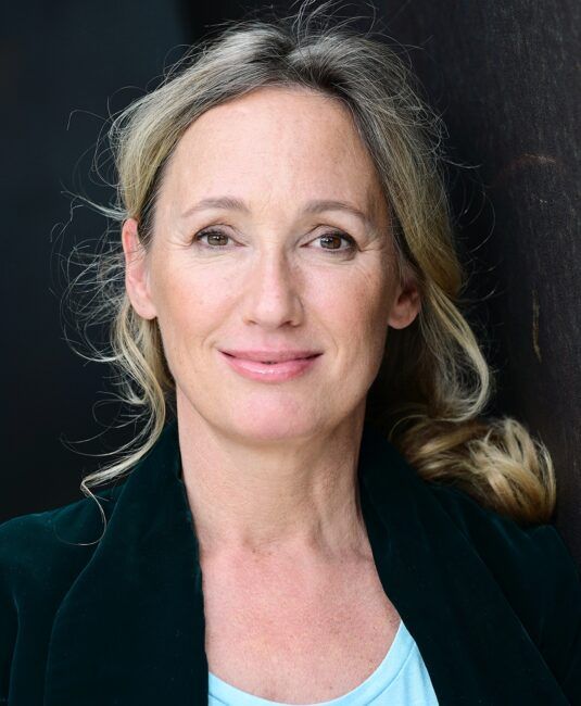 ISABEL HINDERSIN -aDm-
